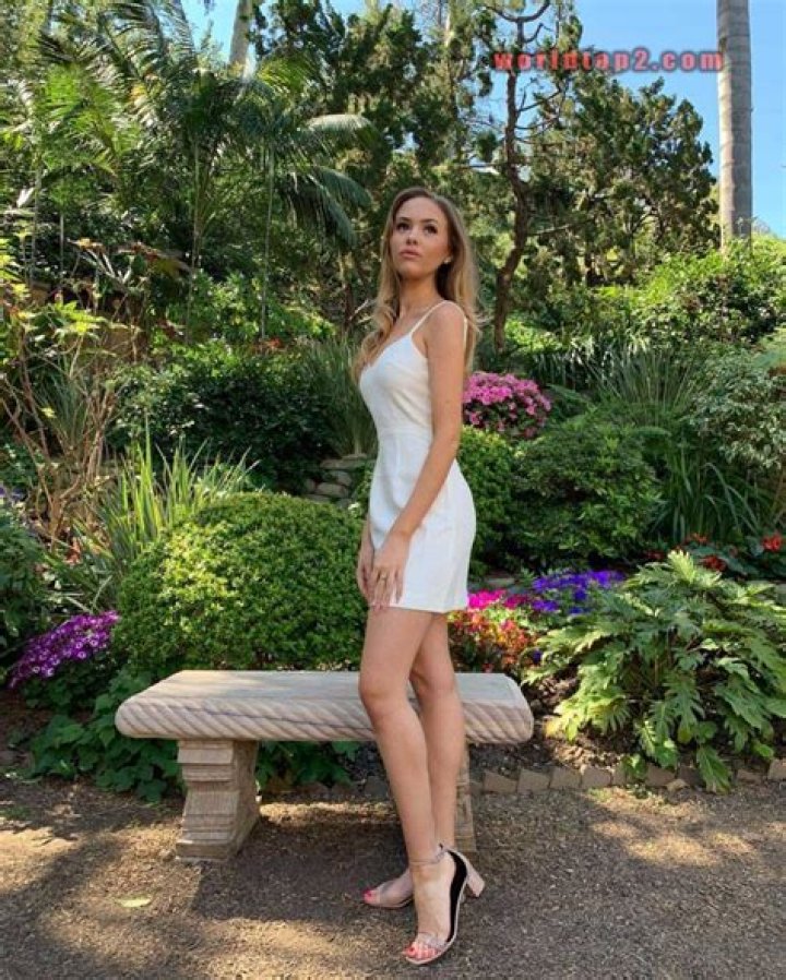  Calli Taylor