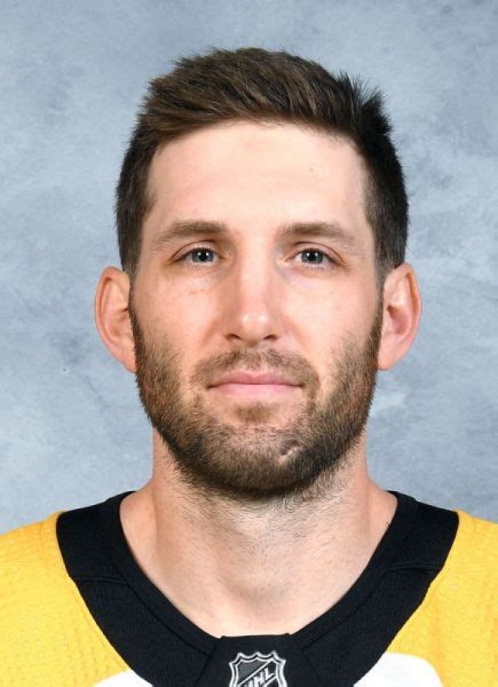 
Derek Forbort Height, Weight, Net Worth, Age, Birthday, Wikipedia, Who, Nationality, Biography 