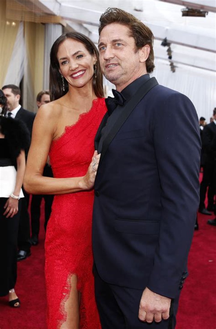 
Does Gerard Butler Have A Wife or Girlfriend and How Much Is He Worth? 