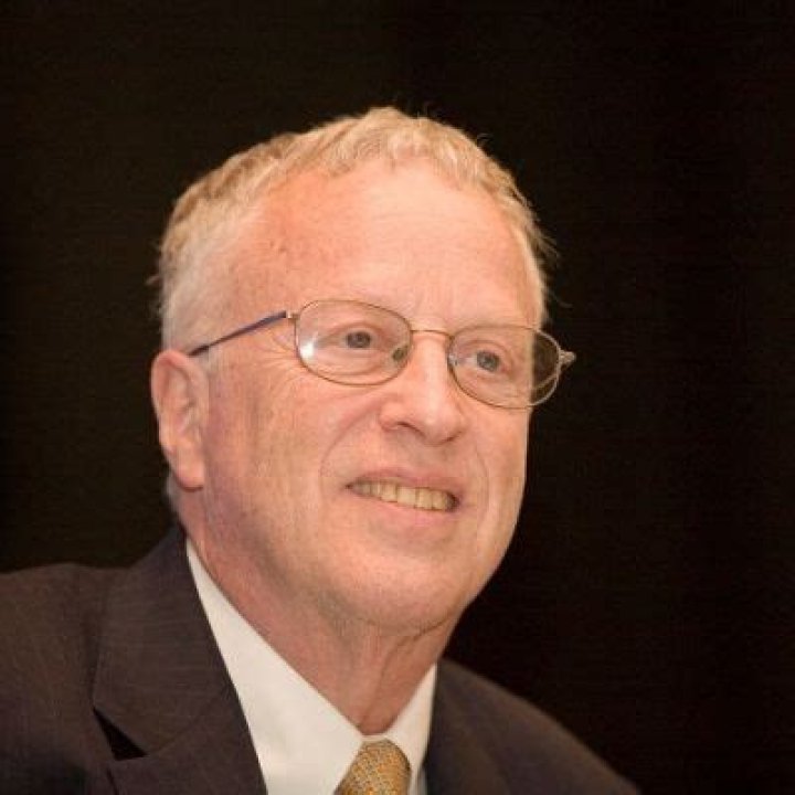 George Akerlof Height, Weight, Net Worth, Age, Birthday, Wikipedia, Who, Instagram, Biography