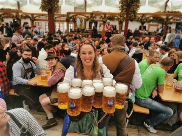 
Germany’s largest folk festival reopens after Covid-19 brea 