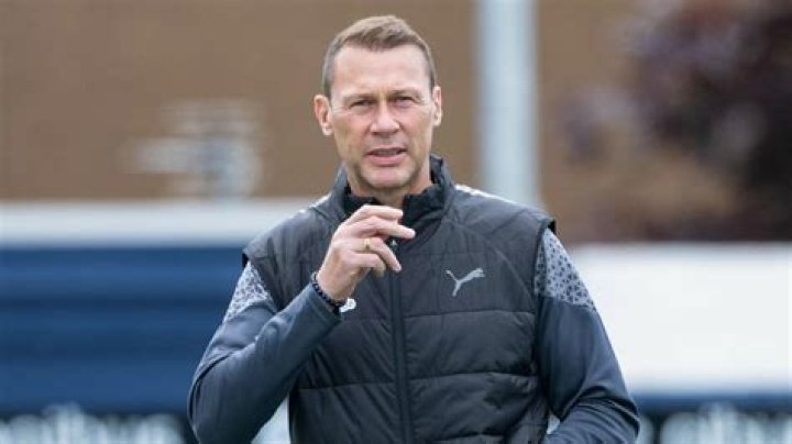 
Is Duncan Ferguson Related To Alex Ferguson? Relationship Explained 