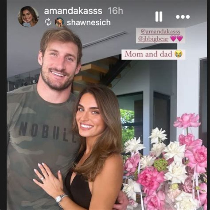 
Is Joey Bosa married to an ex-wife? Or has an ex-girlfriend? 