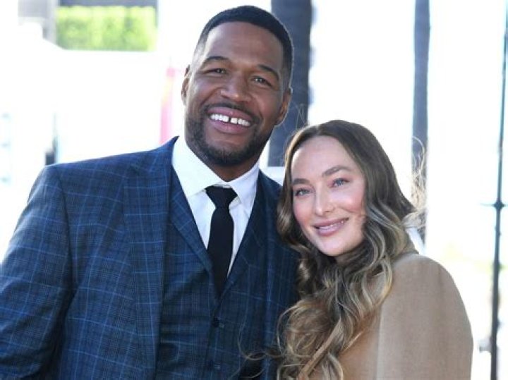 
Is Michael Strahan Leaving GMA? What Happened To Him & Where Is He Going? 