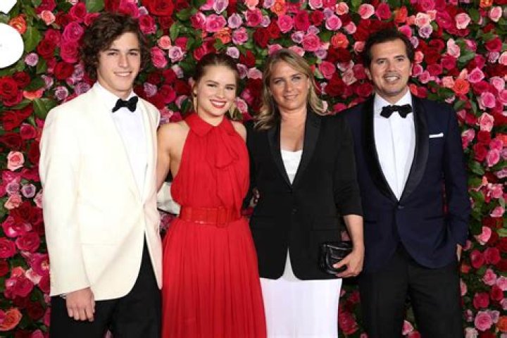
John Leguizamo Wife Photos Including Two Children And Family 