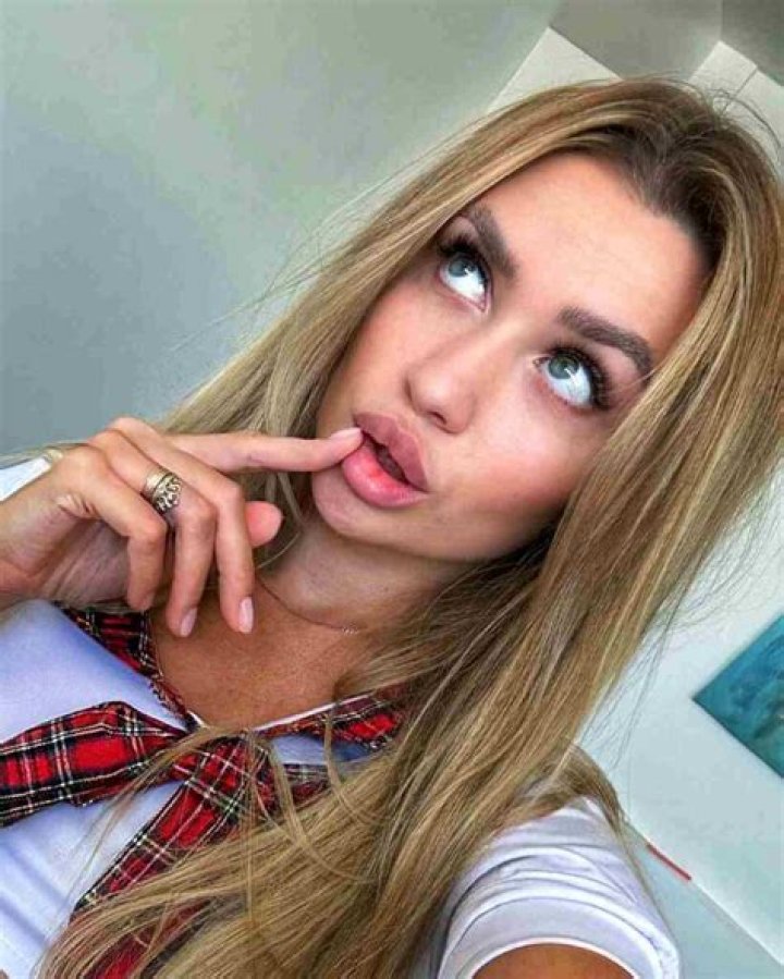 
Kessy e Mely – Kessyemely Height, Weight, Net Worth, Age, Wiki, Who, Instagram, Biography 