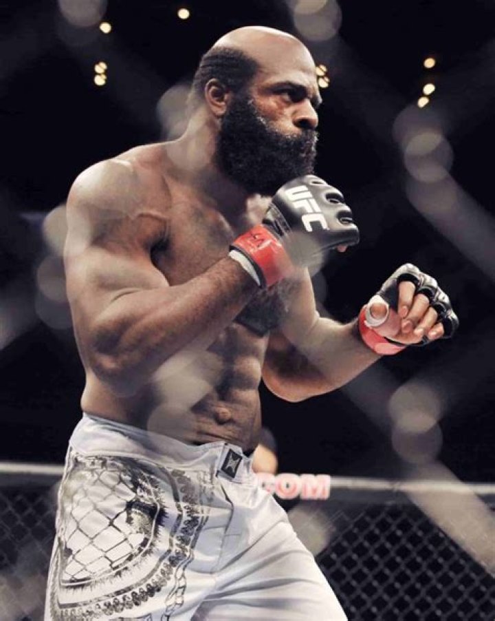 Kimbo Slice is not Married to Wife. Dating Girlfriend: Antoinette Ray.