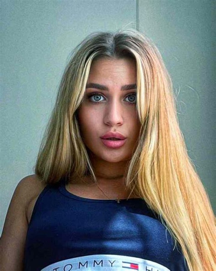 Lola Andrea Height, Weight, Net Worth, Age, Birthday, Wikipedia, Who, Nationality, Biography