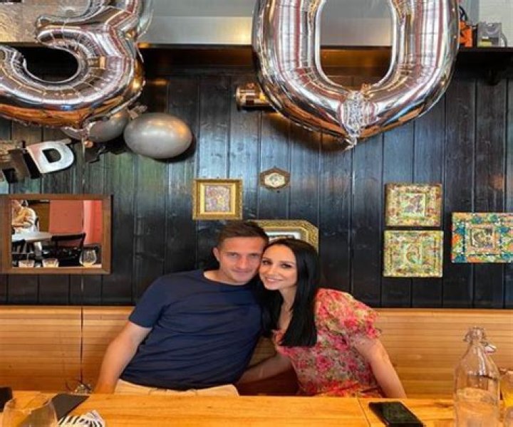 
Mario Gavranovic Height, Weight, Net Worth, Age, Birthday, Wikipedia, Who, Nationality, Biography 