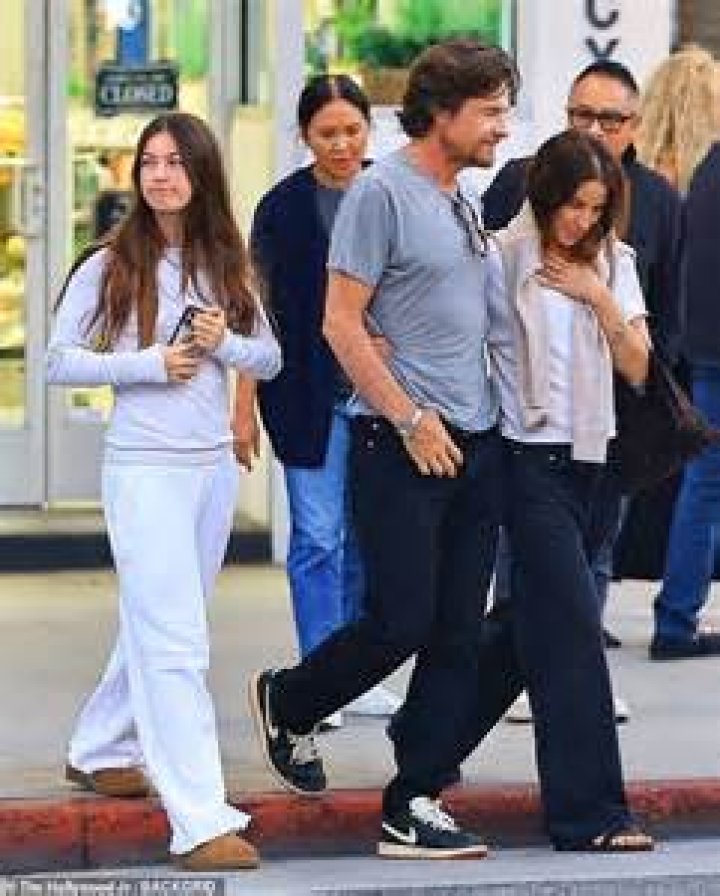No, Jason Bateman Is Not Gay Instead Married To Amanda Anka Kids Family