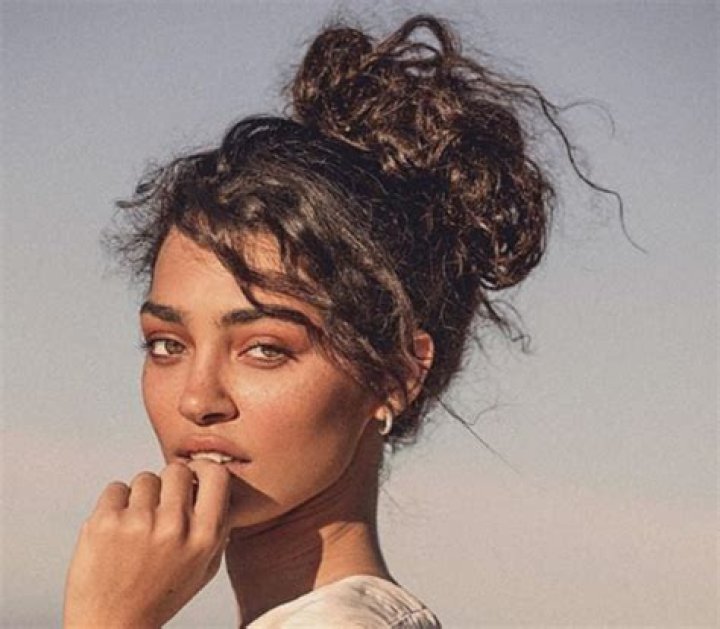 Raven Lyn Corneil Height, Weight, Net Worth, Age, Birthday, Wikipedia, Who, Nationality, Biography