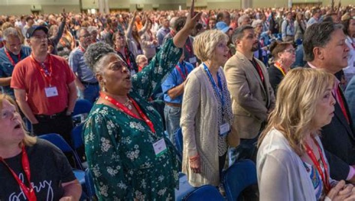 Rick Warren net worth: Saddleback Church expelled from the Southern Baptist Convention for having women pastors