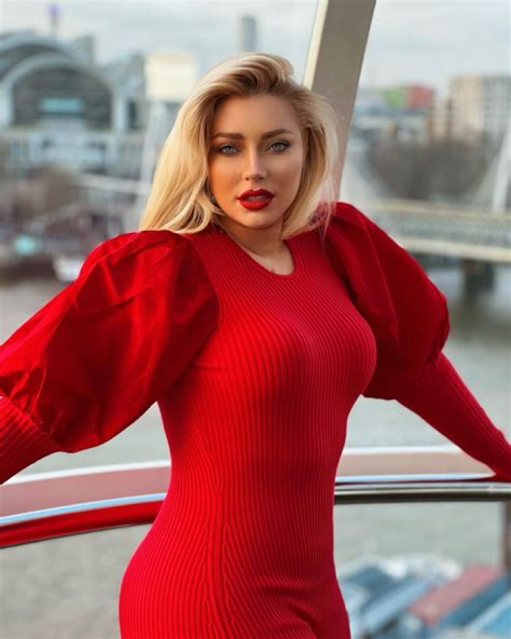 Veronica Debom Height, Weight, Net Worth, Age, Birthday, Wikipedia, Who, Instagram, Biography