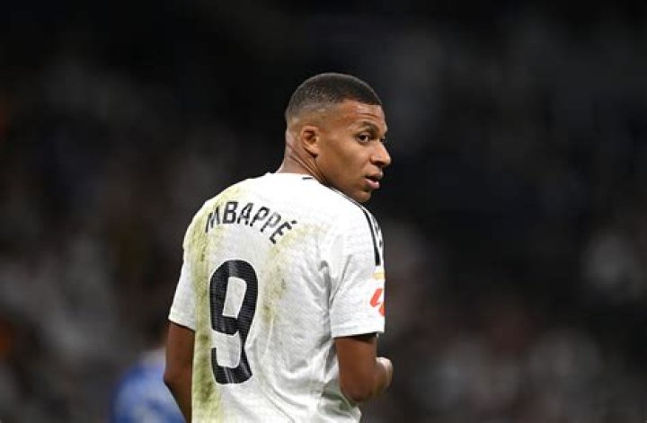
What did Karim Benzema, Kylian Mbappe post on Instagram after Lionel Messi won FIFA Men’s Best Player? 