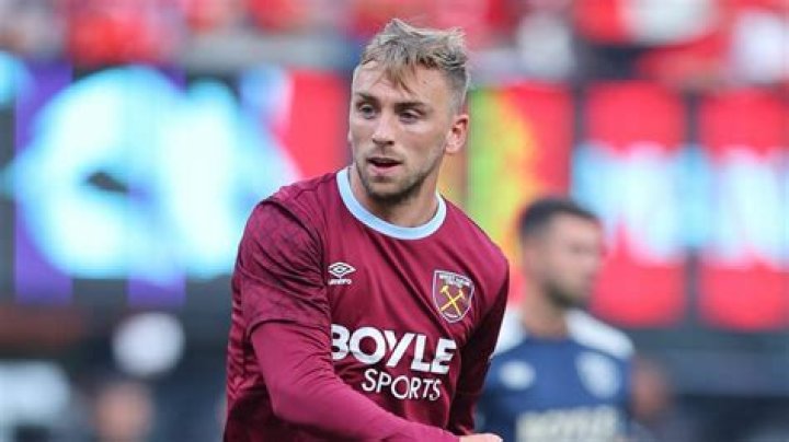 
Who are Jarrod Bowens Parents? Jarrod Bowen Biography, Parents Name, Nationality and More 