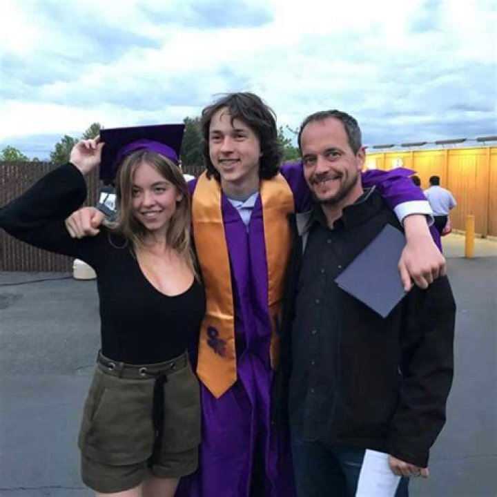 
Who Is Sydney Sweeney Brother Trent Sweeney? Everything To Know About American Actress Family 